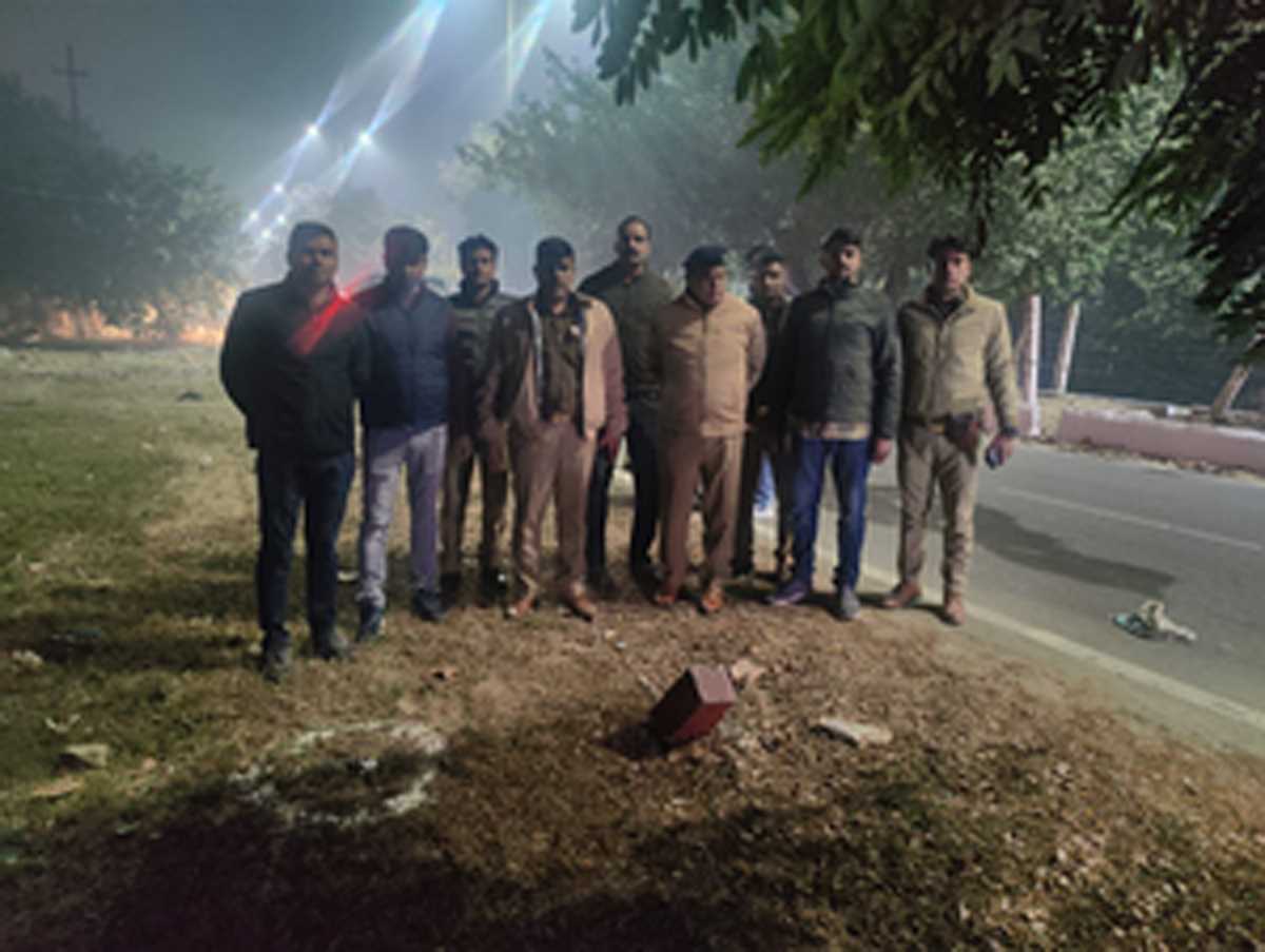 पुलिस व बदमाशों के बीच मुठभेड़, दो गिरफ्तार